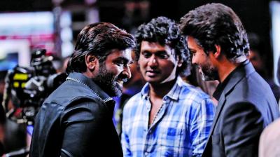 Vijay's impromptu dance with Shanthanu Bhagyaraj and Anirudh Ravichander wowed the audience.