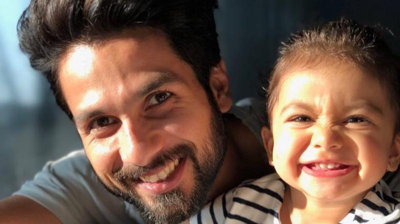 Shahid Kapoor poses with his daughter Misha. (Photo: Instagram) Shahid Kapoor poses with his daughter Misha. (Photo: Instagram)