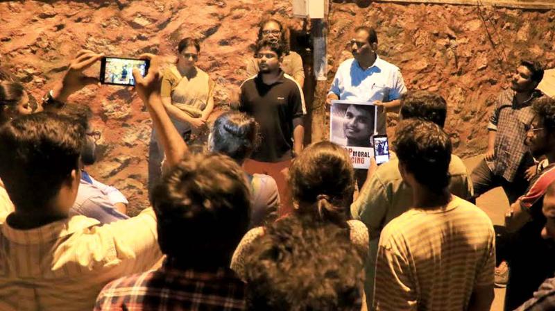 Poeple stage protest against the tragic death of Aneesh who was driven to suicide by moral brigade, in Thiruvananthapuram on Friday. (Photo: DC)) Poeple stage protest against the tragic death of Aneesh who was driven to suicide by moral brigade, in Thiruvananthapuram on Friday. (Photo: DC))