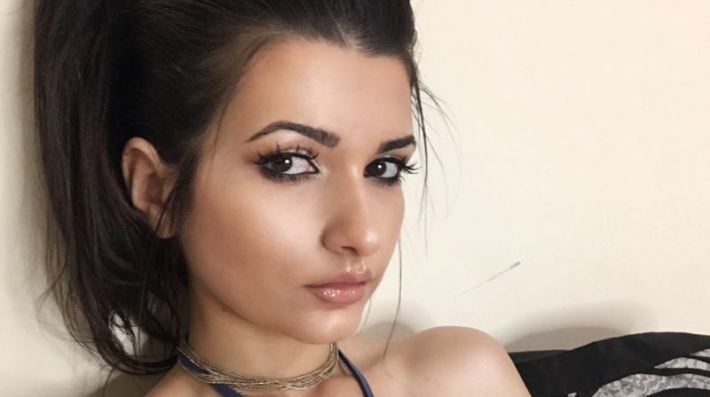 Neda Barghashi. Neda Barghashi.