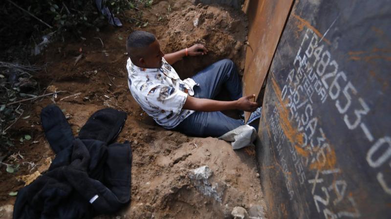 Migrants are, however, more prone to diseases such as hepatitis, HIV and tuberculosis, but tend to spread those infections among immigrant communities. (Photo: AP) Migrants are, however, more prone to diseases such as hepatitis, HIV and tuberculosis, but tend to spread those infections among immigrant communities. (Photo: AP)