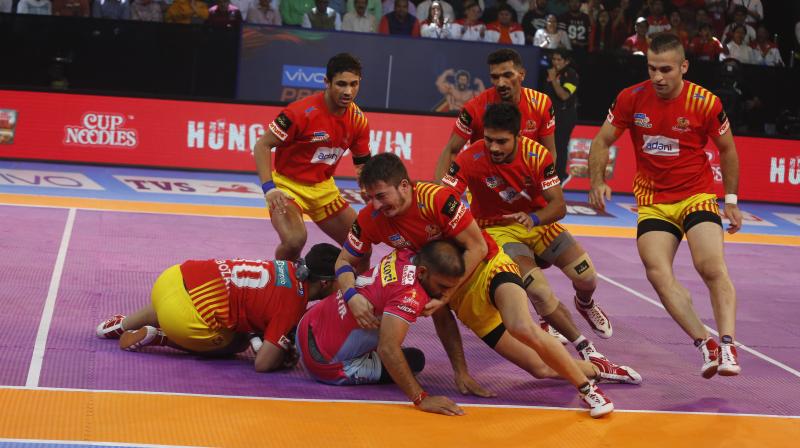 Gujarat scored 13 tackle points and recorded a comfortable 27-20 win. (Photo:AP) Gujarat scored 13 tackle points and recorded a comfortable 27-20 win. (Photo:AP)