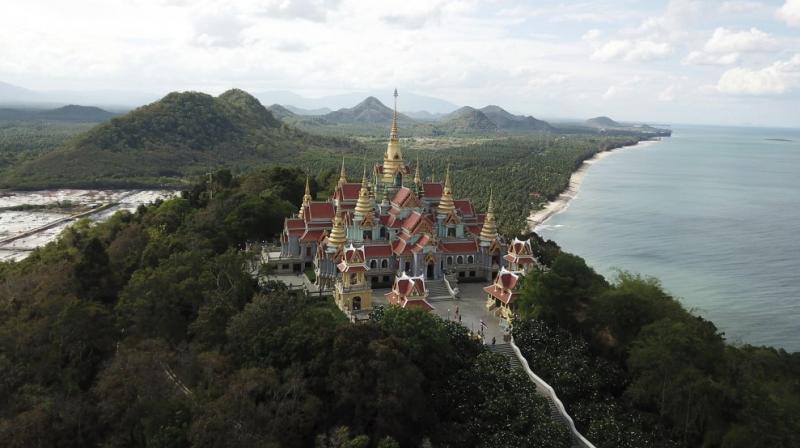 Hotels on Thailand's most popular holiday island have been forced to slash prices with rooms left vacant and beaches sparse as tourist chiefs struggle with a plunge in Chinese visitors caused by the US trade war and a stronger baht. (Representational Image) Hotels on Thailand's most popular holiday island have been forced to slash prices with rooms left vacant and beaches sparse as tourist chiefs struggle with a plunge in Chinese visitors caused by the US trade war and a stronger baht. (Representational Image)