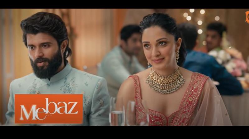 Vijay Deverakonda and Kiara Advani feature in a short light-hearted television commercial for Mebaz