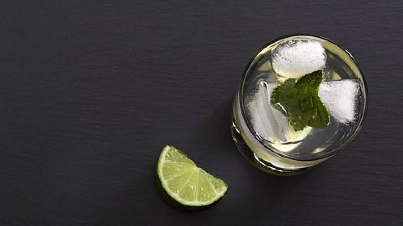 If you're really concerned about your longevity, don't have more than a drink a day. (Photo: Pixabay) If you're really concerned about your longevity, don't have more than a drink a day. (Photo: Pixabay)