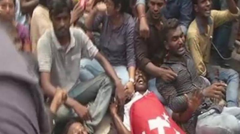 Members of the SFI protest the death of S Anitha, who petitioned the SC against the implementation of NEET in Tamil Nadu. (Photo: ANI | Twitter) Members of the SFI protest the death of S Anitha, who petitioned the SC against the implementation of NEET in Tamil Nadu. (Photo: ANI | Twitter)