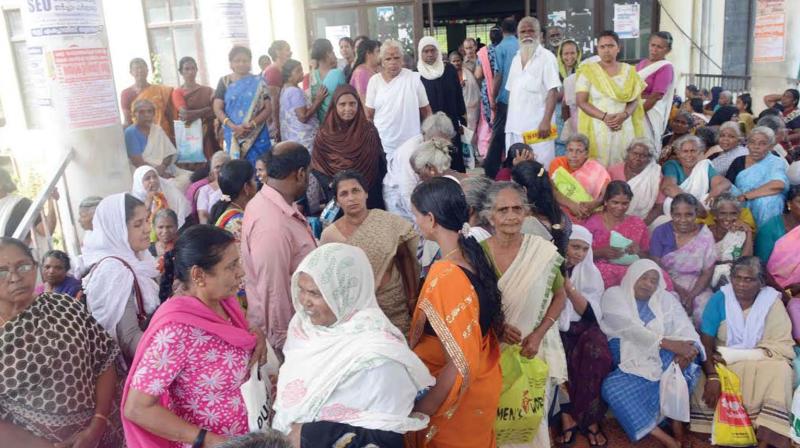 The crowd gathered at Thiruvananthapuram Collectorate at Kudappanakkunnu on Thursday to submit application for 'CM Janasanthwana Fund'. (Photo: DC) The crowd gathered at Thiruvananthapuram Collectorate at Kudappanakkunnu on Thursday to submit application for 'CM Janasanthwana Fund'. (Photo: DC)
