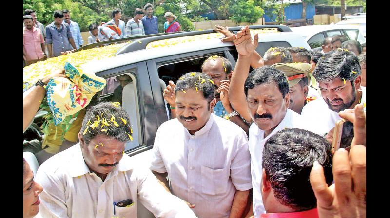 TTV Dhinakaran arrives in Puducherry on Saturday to meet 19 legislators staying at Windflower resort. (Photo : DC) TTV Dhinakaran arrives in Puducherry on Saturday to meet 19 legislators staying at Windflower resort. (Photo : DC)