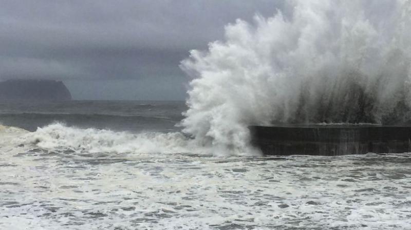 The tropical cyclone, packing maximum winds of 162 km per hour at its eye, landed at Hele Town, Wanning City at 9:50 am, according to the local meteorological bureau. (Photo: AFP) The tropical cyclone, packing maximum winds of 162 km per hour at its eye, landed at Hele Town, Wanning City at 9:50 am, according to the local meteorological bureau. (Photo: AFP)