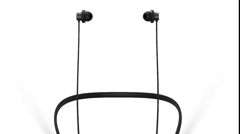 The headphones boast of a fine listening experience, advanced technology and a unique magnetic lock. The headphones boast of a fine listening experience, advanced technology and a unique magnetic lock.