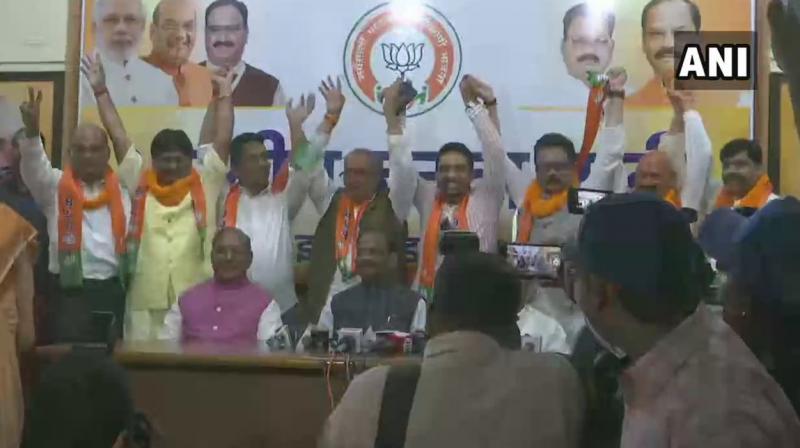 Sukhdeo Bhagat and Manoj Yadav of the Congress, Kunal Sarangi of the JMM and Independent MLA Bhanu Pratap Sahi joined the BJP in the presence of Chief Minister Raghubar Das at the party office. (Photo: Twitter | ANI) Sukhdeo Bhagat and Manoj Yadav of the Congress, Kunal Sarangi of the JMM and Independent MLA Bhanu Pratap Sahi joined the BJP in the presence of Chief Minister Raghubar Das at the party office. (Photo: Twitter | ANI)