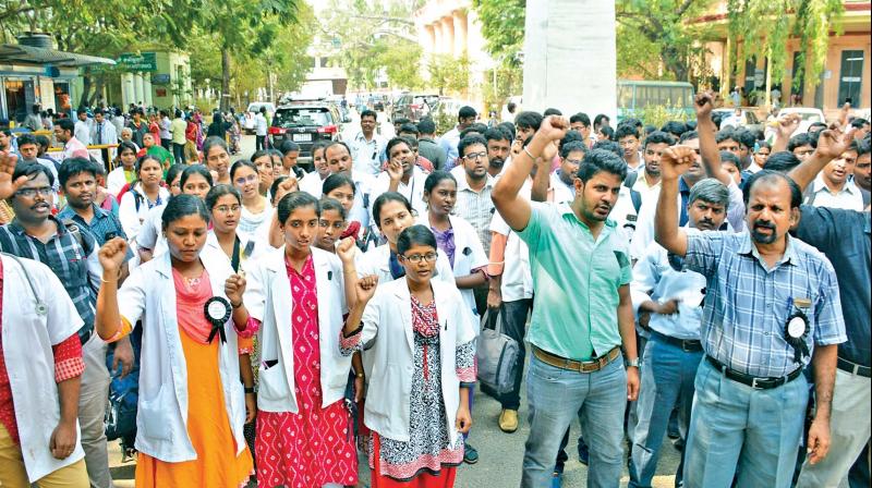 Nurses from across the state protest at the Directorate of Medical and Rural Health Services, demanding transparency in transfer counselling, on Thursday. (Photo: DC) Nurses from across the state protest at the Directorate of Medical and Rural Health Services, demanding transparency in transfer counselling, on Thursday. (Photo: DC)