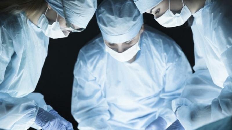 The patient's gallbladder was extremely inflamed and had grown six times its original size (Photo: AFP) The patient's gallbladder was extremely inflamed and had grown six times its original size (Photo: AFP)