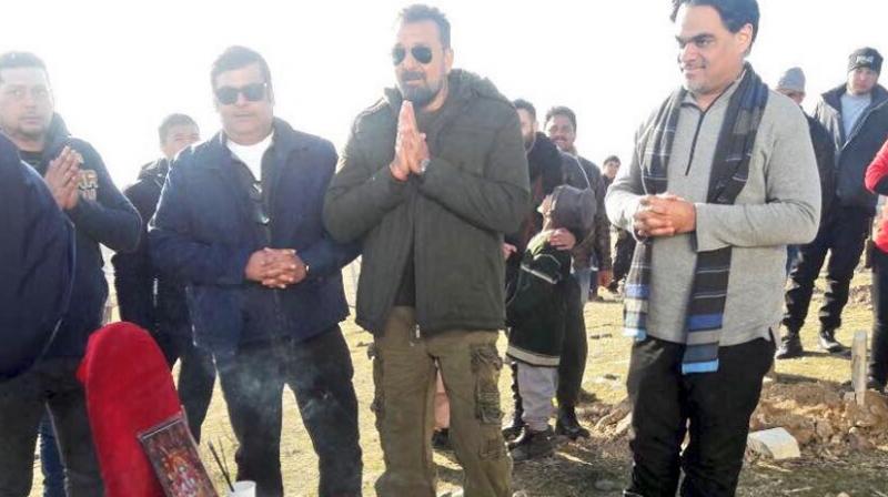 Sanjay Dutt on the set of Torbaz. Sanjay Dutt on the set of Torbaz.