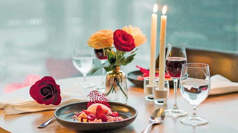 Paprika Café at Courtyard by Marriott comes up with romantic theme of Éclairs accompanied with a lavish buffet and music. Paprika Café at Courtyard by Marriott comes up with romantic theme of Éclairs accompanied with a lavish buffet and music.