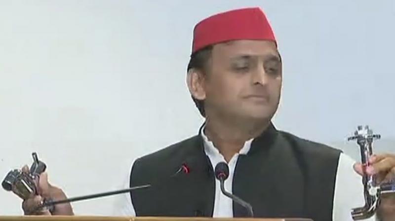 At the press conference, the SP leader also brought broken faucets and said he was ready to pay full damage if he was proved guilty. (Photo: ANI/Twitter) At the press conference, the SP leader also brought broken faucets and said he was ready to pay full damage if he was proved guilty. (Photo: ANI/Twitter)