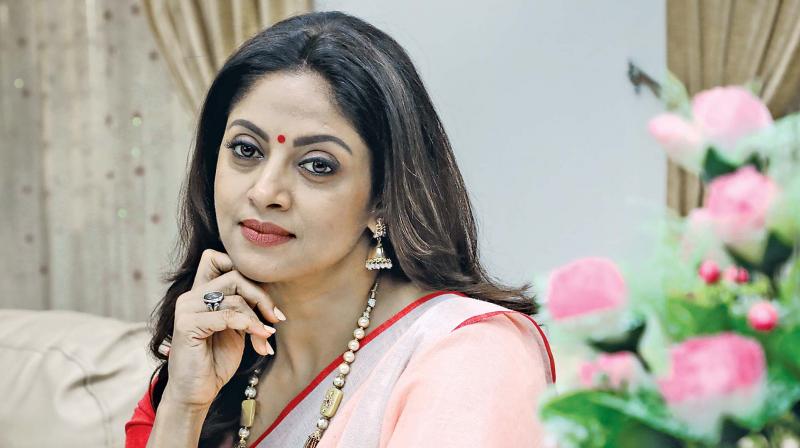Nadhiya Nadhiya