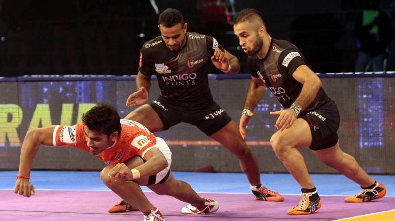 Fazel Atrachali had a near flawless match as he got 4 tackle points from his 5 tackle attempts. (Photo: Pro Kabaddi) Fazel Atrachali had a near flawless match as he got 4 tackle points from his 5 tackle attempts. (Photo: Pro Kabaddi)