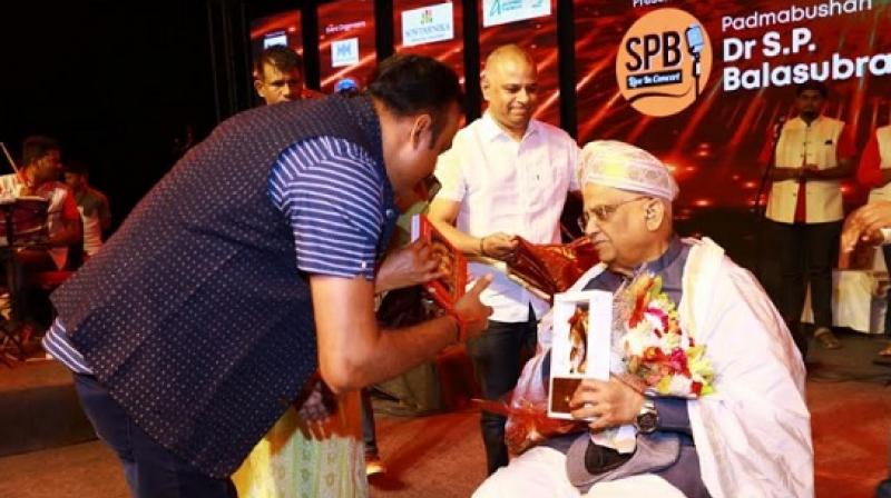 Ramji Subramaniam, MD at Sowparnika Projects greets Padmabhushan S. P. Balasubrmayam Ramji Subramaniam, MD at Sowparnika Projects greets Padmabhushan S. P. Balasubrmayam