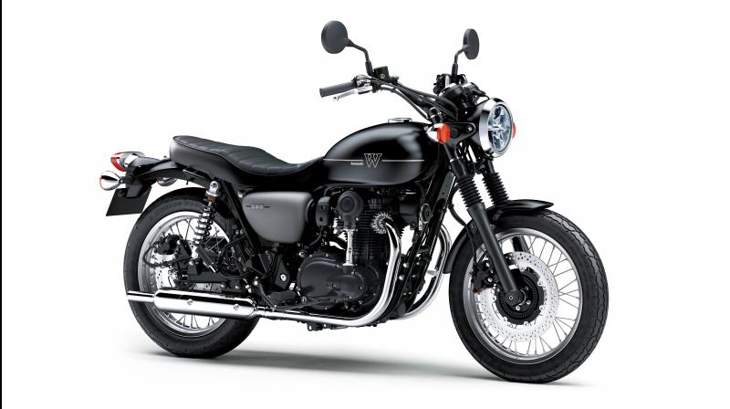 Kawasaki W800 Street features a vertical parallel-twin engine, just like the old British twin-cylinder motorcycles. Kawasaki W800 Street features a vertical parallel-twin engine, just like the old British twin-cylinder motorcycles.