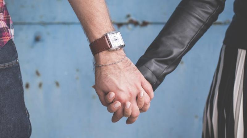 Researchers claim holding hands can help ease physical pain. (Photo: Pexels) Researchers claim holding hands can help ease physical pain. (Photo: Pexels)