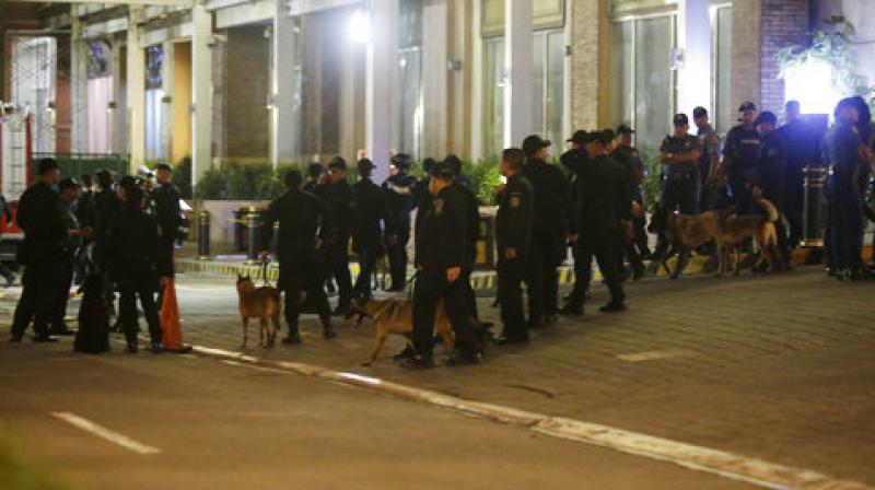 The attack at the Resorts World Manila sent people panicking in the streets during the night. (Photo: AP) The attack at the Resorts World Manila sent people panicking in the streets during the night. (Photo: AP)