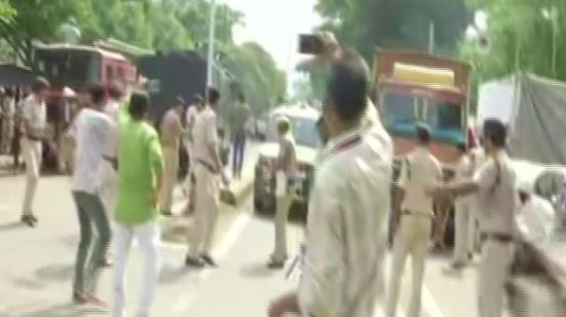 Contractual Teachers Coordination Committee of Bihar organised the protest demanding salaries on par with regular permanent teachers working in various government schools in the state. (Photo: ANI) Contractual Teachers Coordination Committee of Bihar organised the protest demanding salaries on par with regular permanent teachers working in various government schools in the state. (Photo: ANI)