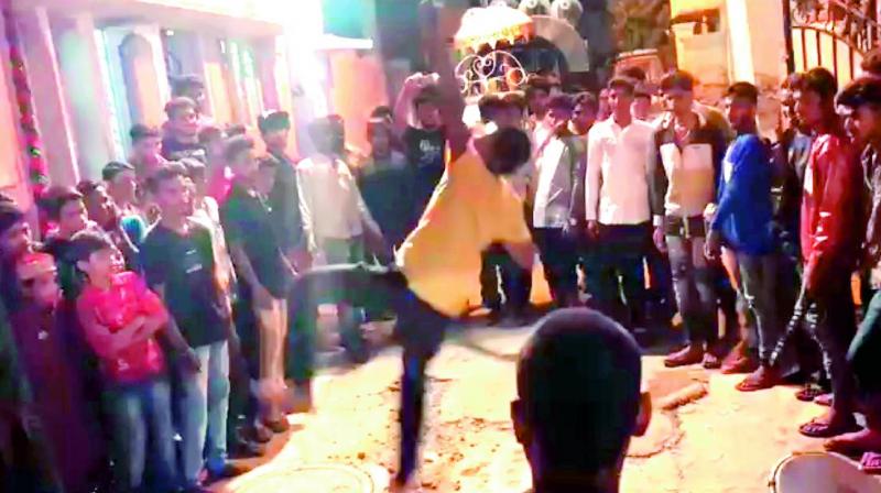 Mohammed Junaid performing stunts with the sword. (Photo: DC) Mohammed Junaid performing stunts with the sword. (Photo: DC)
