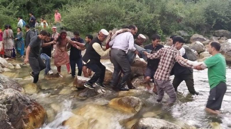 The private bus (bearing registration number HP 66-7065) fell into the over 300-metre-deep nullah near the Dhoth Morh in Banjar tehsil of the district, Kullu Superintendent of Police Shalini Agnihotri said. (Photo: ANI) The private bus (bearing registration number HP 66-7065) fell into the over 300-metre-deep nullah near the Dhoth Morh in Banjar tehsil of the district, Kullu Superintendent of Police Shalini Agnihotri said. (Photo: ANI)