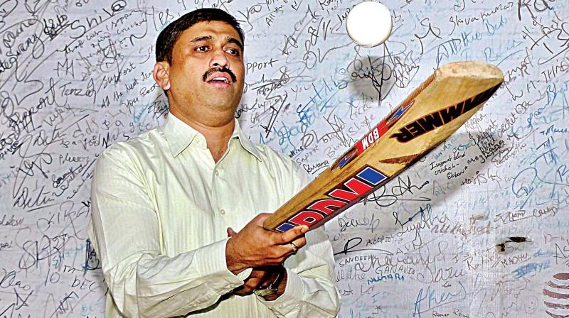 "I have been fortunate enough to have attended the 1990 cricket world cup final in Delhi and have met a number of cricketers along the way. I want every disabled person out there to know that the sky is their limit. This is my mission," Mahantesh explained. "I have been fortunate enough to have attended the 1990 cricket world cup final in Delhi and have met a number of cricketers along the way. I want every disabled person out there to know that the sky is their limit. This is my mission," Mahantesh explained.