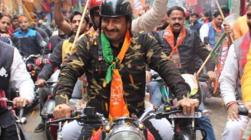 'I wore (it) simply because I felt proud of my Army,' said Manoj Tiwari on Twitter. (Photo: Twitter/Manoj Tiwari) 'I wore (it) simply because I felt proud of my Army,' said Manoj Tiwari on Twitter. (Photo: Twitter/Manoj Tiwari)