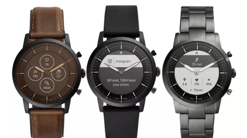 The Fossil Hybrid HR runs the company's own in-house software. The Fossil Hybrid HR runs the company's own in-house software.