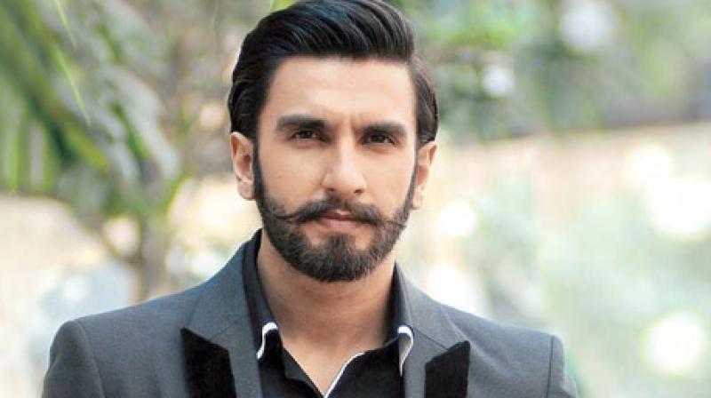 Ranveer is of the opinion that if them (the Pakistani artists) working in India makes even one person uncomfortable, then it is our (the people's) duty to show solidarity towards the nation. Ranveer is of the opinion that if them (the Pakistani artists) working in India makes even one person uncomfortable, then it is our (the people's) duty to show solidarity towards the nation.