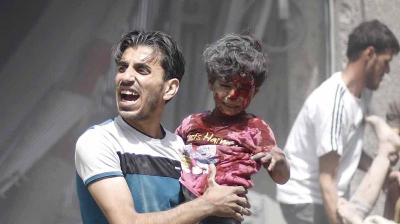 Aid convoy delivers food in Syria's Eastern Ghouta Aid convoy delivers food in Syria's Eastern Ghouta