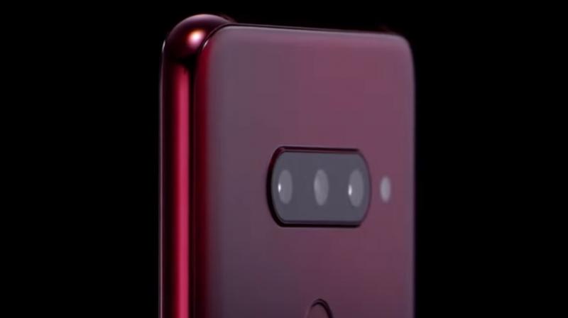 The video shows off a trio of rear cameras and a dual-camera setup for shooting selfies. (Photo: LG V40 ThinQ) The video shows off a trio of rear cameras and a dual-camera setup for shooting selfies. (Photo: LG V40 ThinQ)