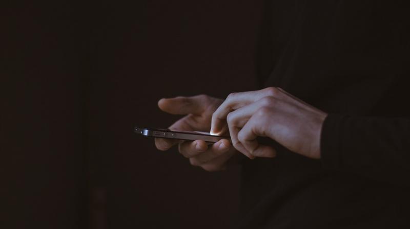 Man accidentally sends text message to cop offering to sell marijuana. (Photo: Pixabay) Man accidentally sends text message to cop offering to sell marijuana. (Photo: Pixabay)