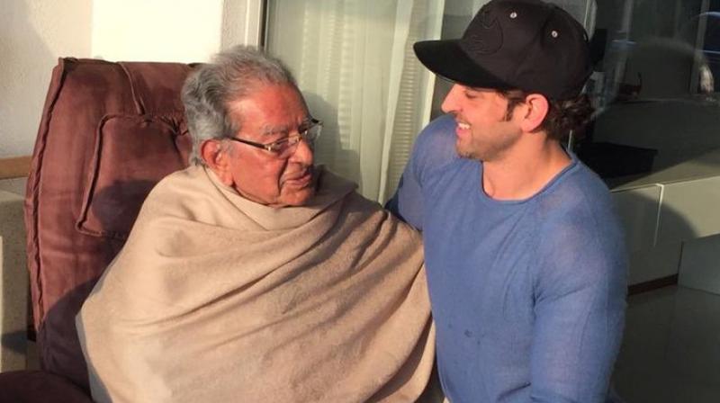 Hrithik Roshan with his teacher. (Photo: Twitter) Hrithik Roshan with his teacher. (Photo: Twitter)