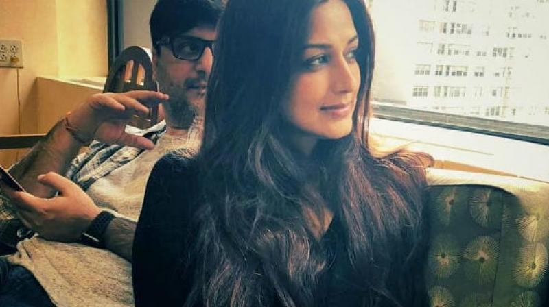 Sonali Bendre returns to India after cancer treatment | Sonali Bendre | cancer