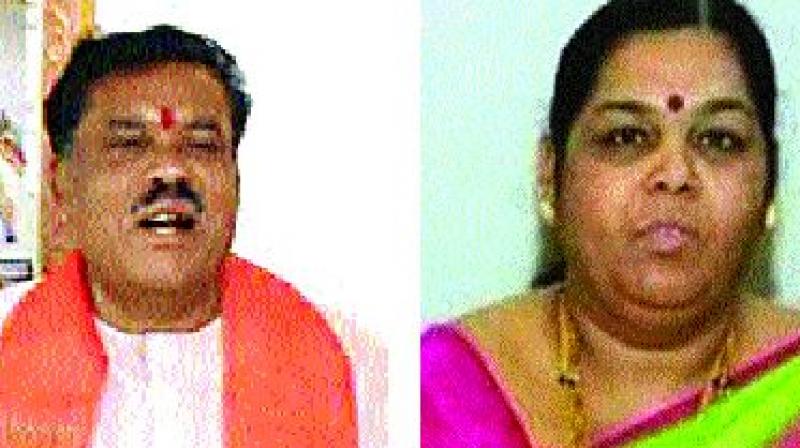S.I. Chikkanagoudar of the BJP and Kusumavati Shivalli of the Congress S.I. Chikkanagoudar of the BJP and Kusumavati Shivalli of the Congress