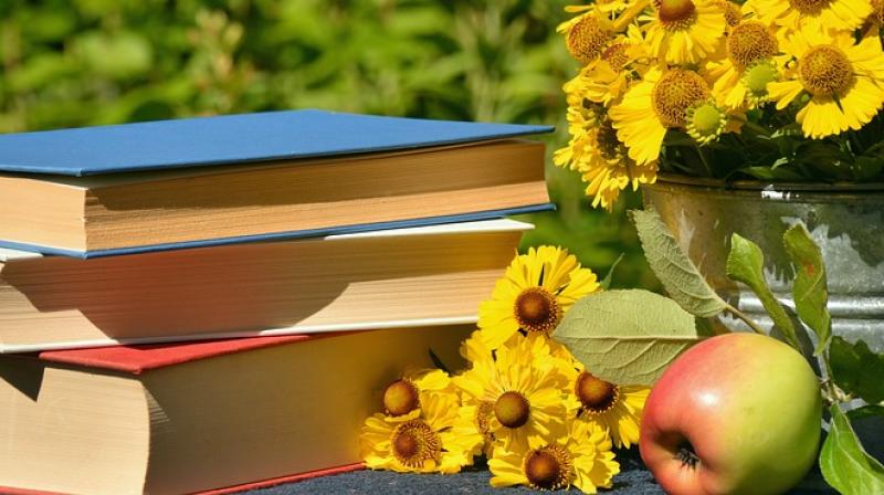 5 books to read while travelling. (Photo: Pixabay) 5 books to read while travelling. (Photo: Pixabay)