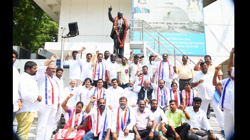 VHR, Krishnaiah Hold Dharna for Caste Census