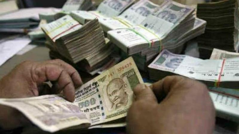 The RBI said it has been receiving queries as well as complaints from public from across the country that banks are not accepting pre-2005 banknotes. The RBI said it has been receiving queries as well as complaints from public from across the country that banks are not accepting pre-2005 banknotes.