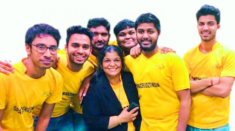Space Kidz CEO Srimathy Kesan with the students. Space Kidz CEO Srimathy Kesan with the students.