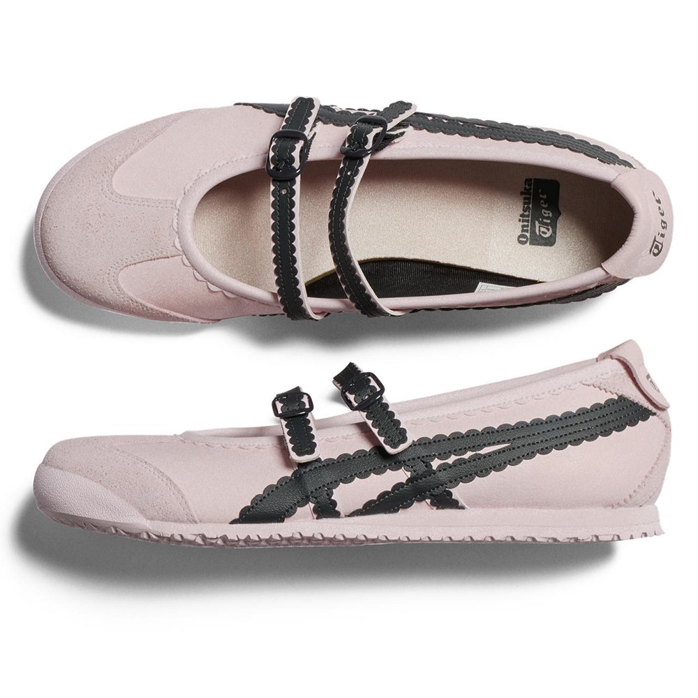 在鞋身和虎爪紋標誌處點綴皮革蕾絲滾邊,增添一抹復古浪漫氣息