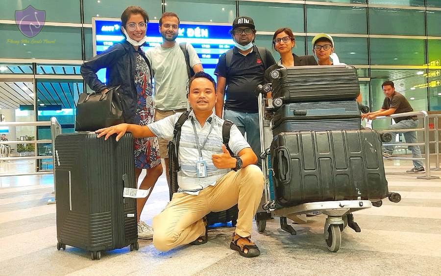 airport-transfer-with-local-guide-vietnam.jpg