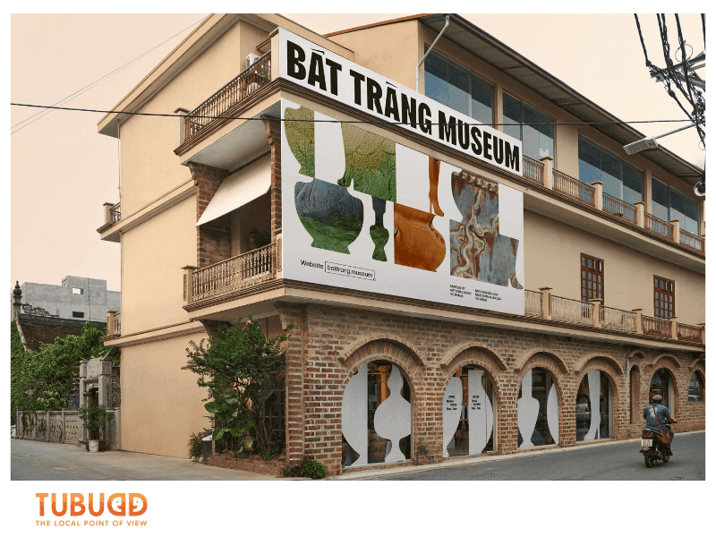 Starting your journey from Hanoi, a road trip to Bat Trang Pottery Village is both scenic and straightforward.