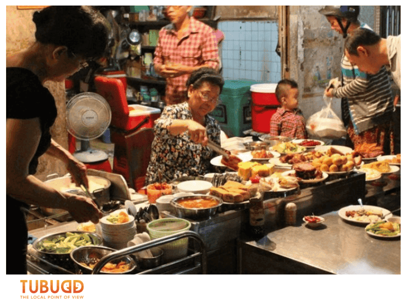 10 Best Local Street Food Stalls in Saigon You Should Try