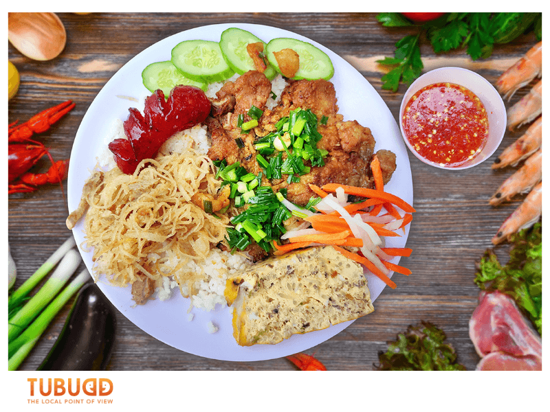 A plate of Com Tam.
