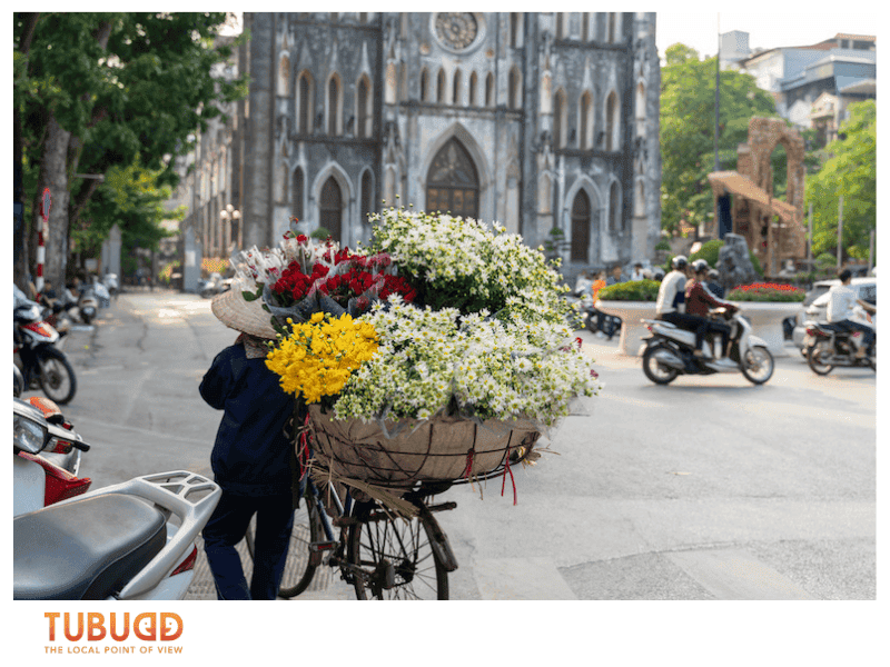 Flower Markets, Temple Visits, and Traditions That Only Appear in Spring