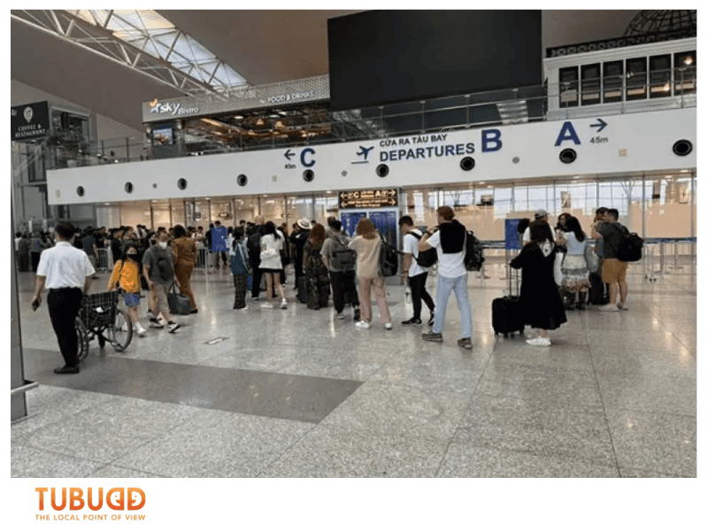 How Much Does Noi Bai Fast Track Departure Cost?